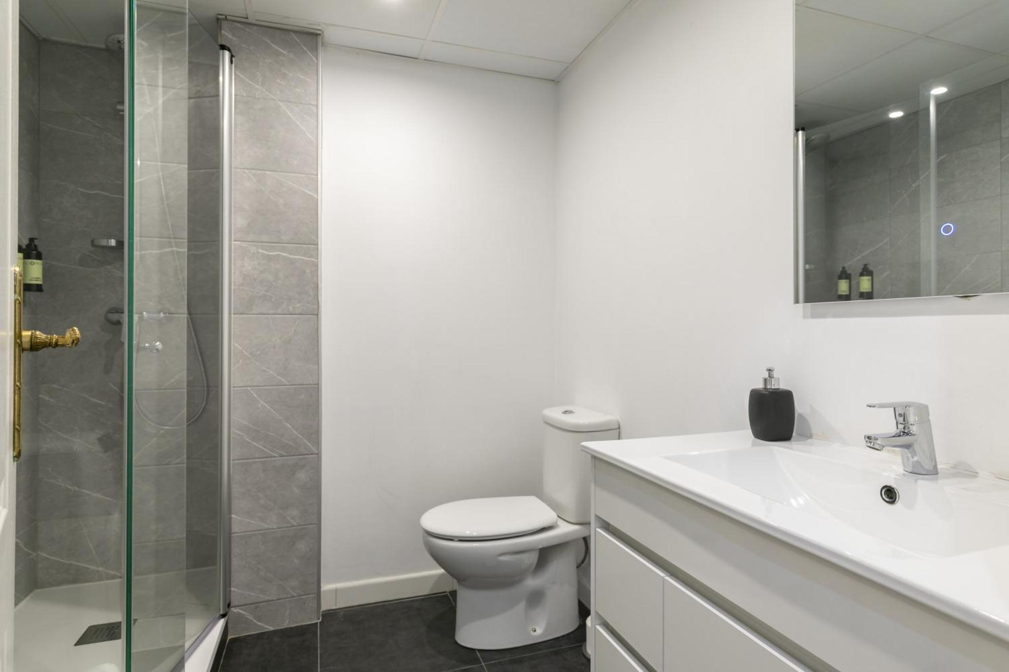 Apartamento Con Vistas Al Parque Del Retiro Madrid Exterior photo